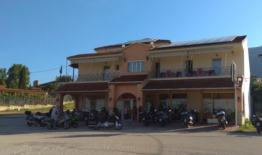 Filoxenia Hotel โคนิทซา ภายนอก รูปภาพ