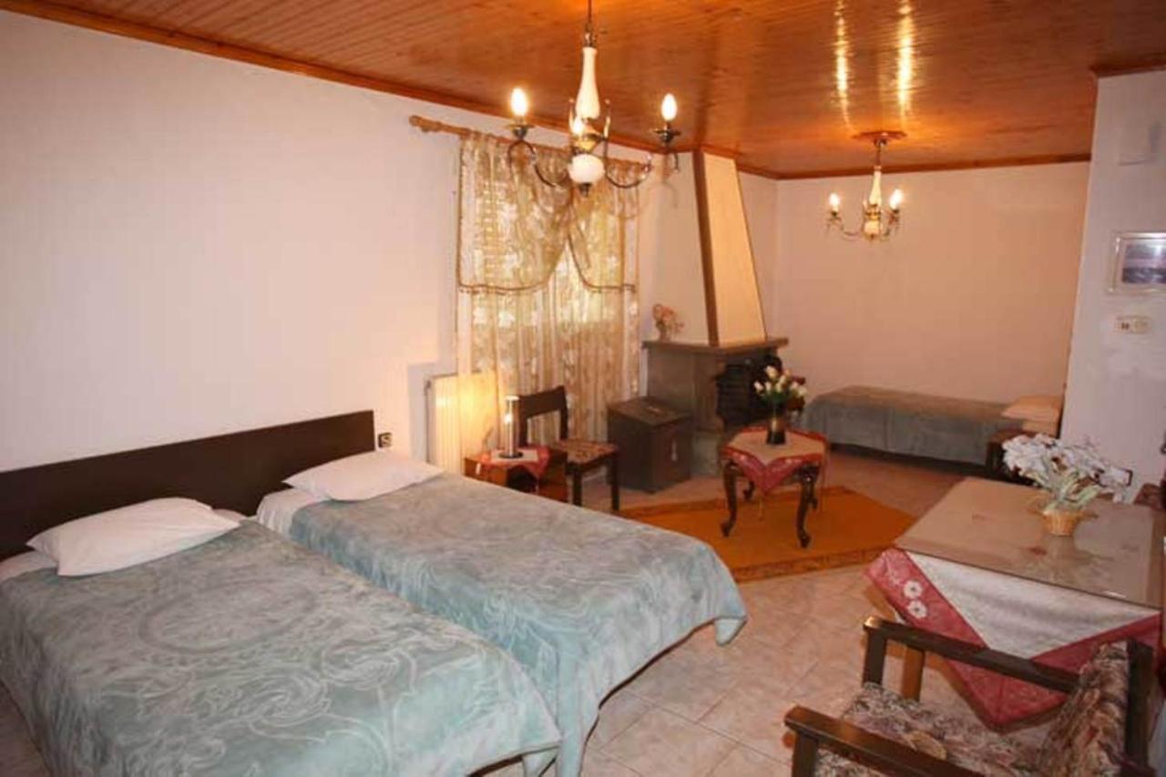 Filoxenia Hotel โคนิทซา ภายนอก รูปภาพ